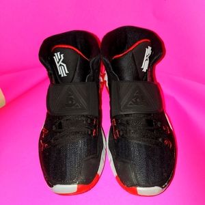 Nike Kyrie 6 "Bred" basketball shoes